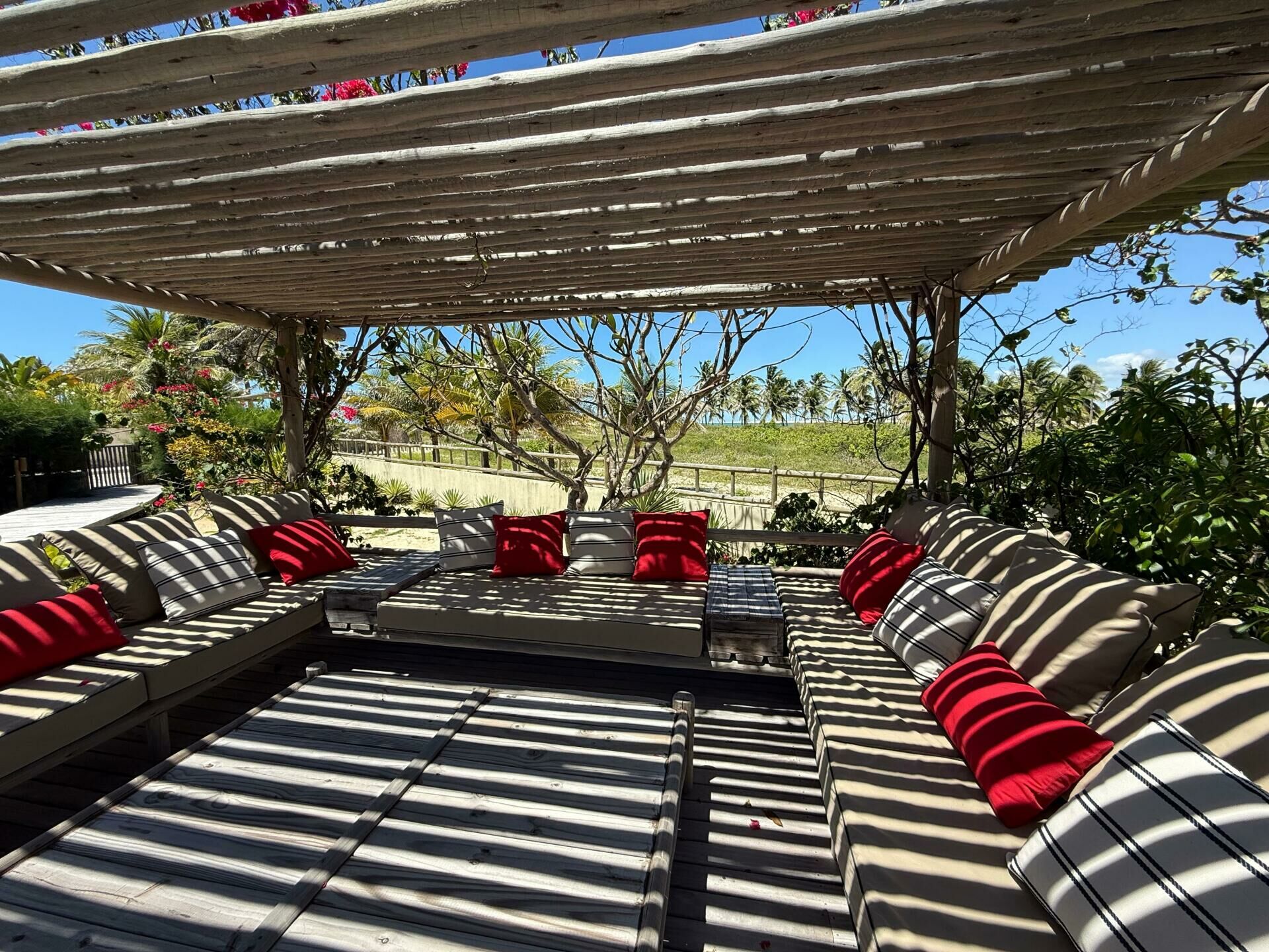 Imagem de Casa frente ao mar no condomínio Jaguaribe Villas, no Pontal do Maceió